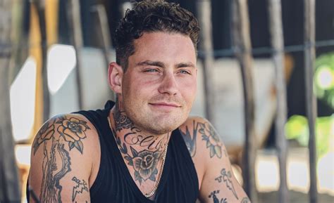 Douwe Bob 2024: dating, net worth, tattoos, smoking & body 